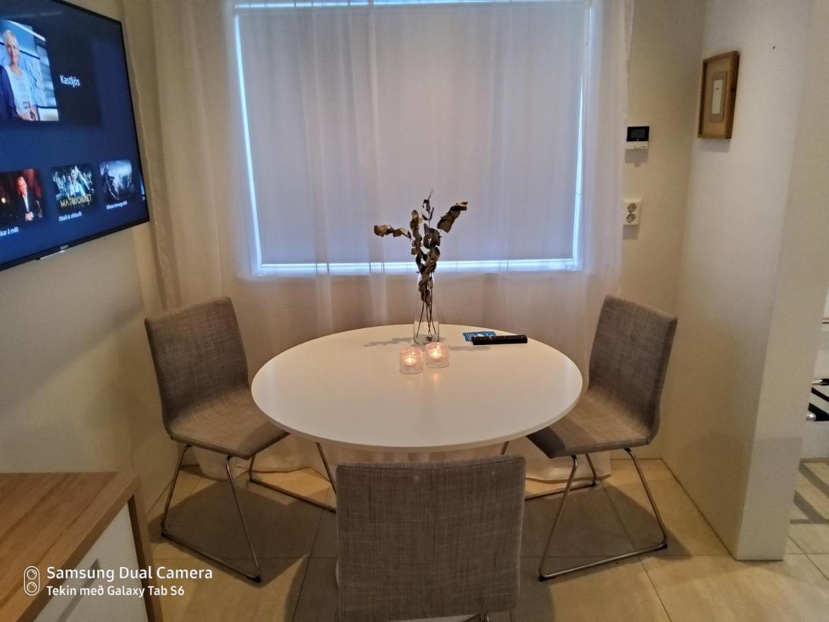 Centrum Apartment Akureyri Ngoại thất bức ảnh